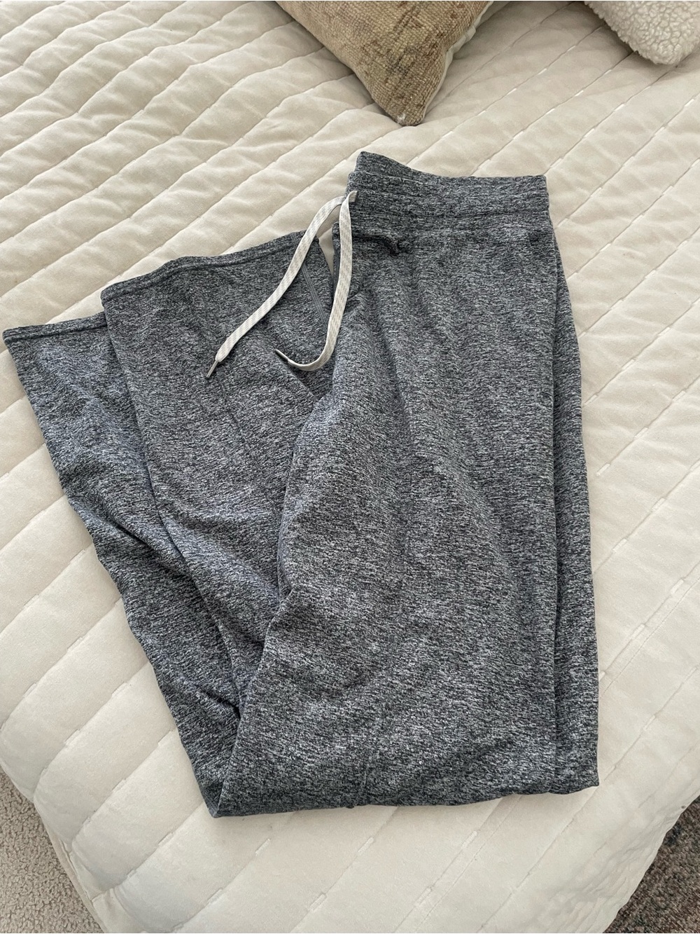 Vuori wide leg pants